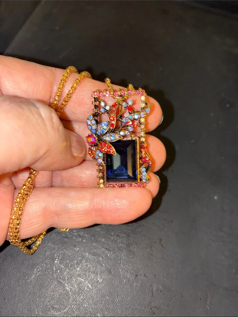 N/A gold tone